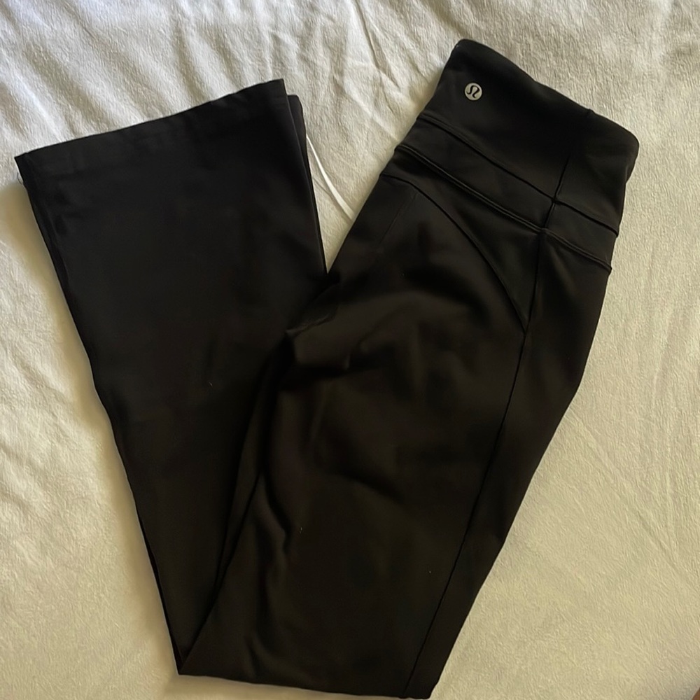 lululemon Groove Super-High-Rise Flared Pant 
Nulu